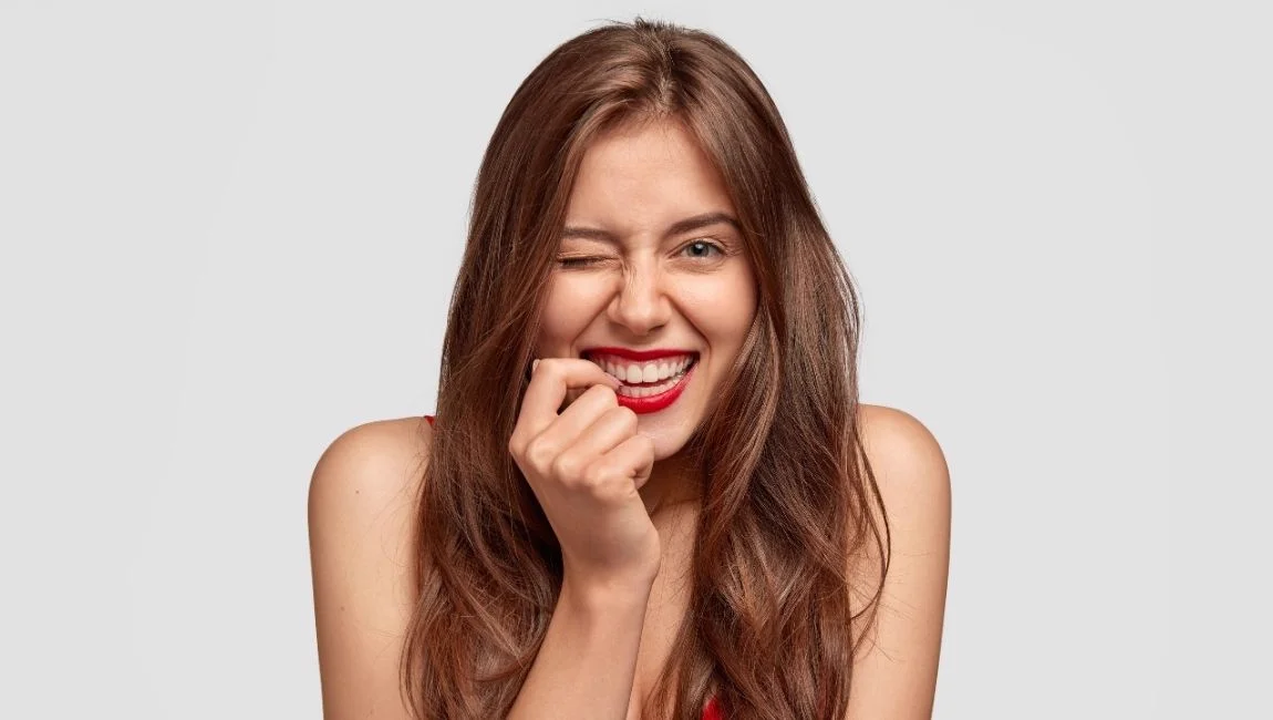 What is Hollywood Smile? How is Gummy Smile (Excessive Gum Visibility) Treated?